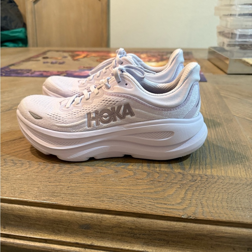Hoka bondi 9 Running Starlight glow/starlight Women, Excellent Condition Sz 7